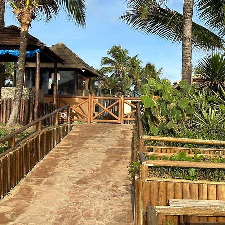 Flat Guarajuba 4 Quartos Terreo A Beira Mar - Pe Na Areia - Governanca Com Arrumadeira E Wi Fi Inclusos Camassari ภายนอก รูปภาพ
