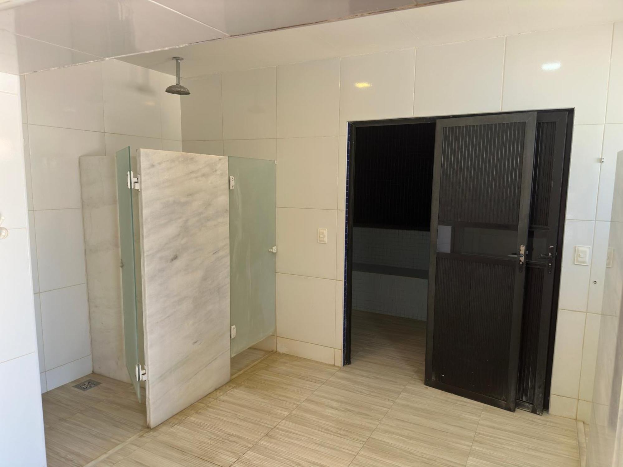 Flat Guarajuba 4 Quartos Terreo A Beira Mar - Pe Na Areia - Governanca Com Arrumadeira E Wi Fi Inclusos Camassari ภายนอก รูปภาพ