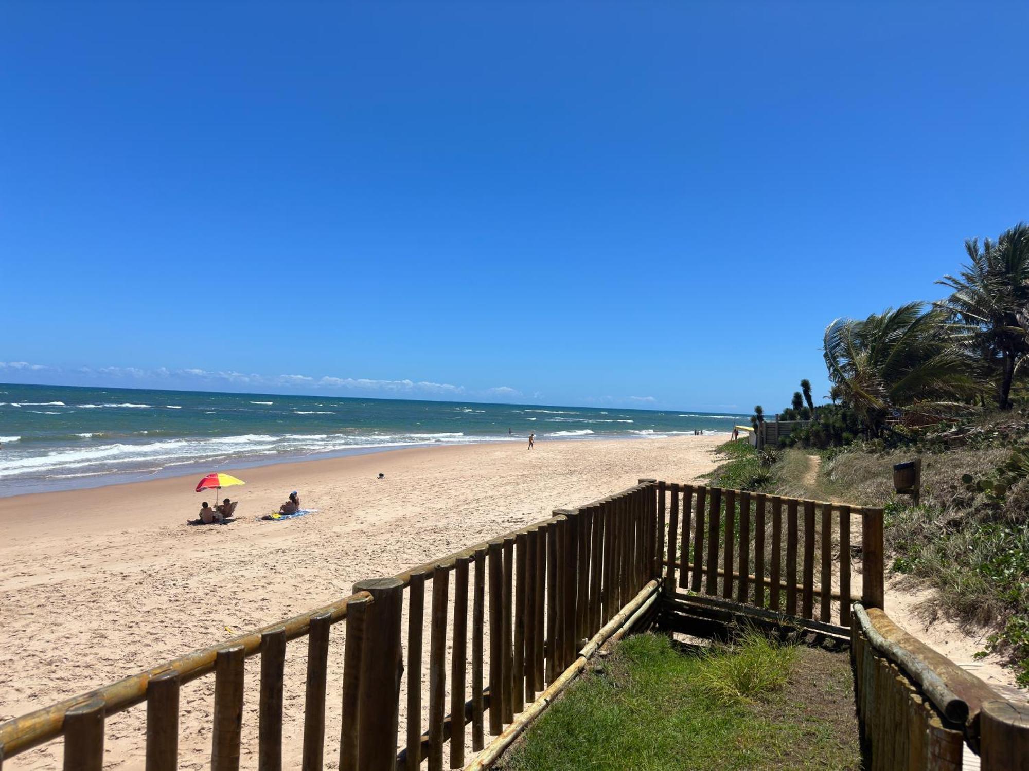 Flat Guarajuba 4 Quartos Terreo A Beira Mar - Pe Na Areia - Governanca Com Arrumadeira E Wi Fi Inclusos Camassari ภายนอก รูปภาพ