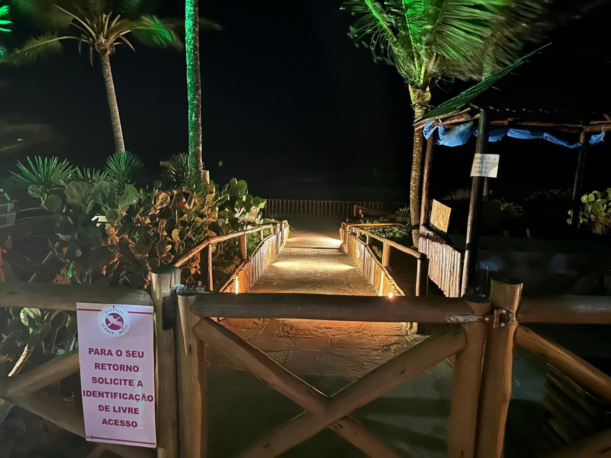 Flat Guarajuba 4 Quartos Terreo A Beira Mar - Pe Na Areia - Governanca Com Arrumadeira E Wi Fi Inclusos Camassari ภายนอก รูปภาพ