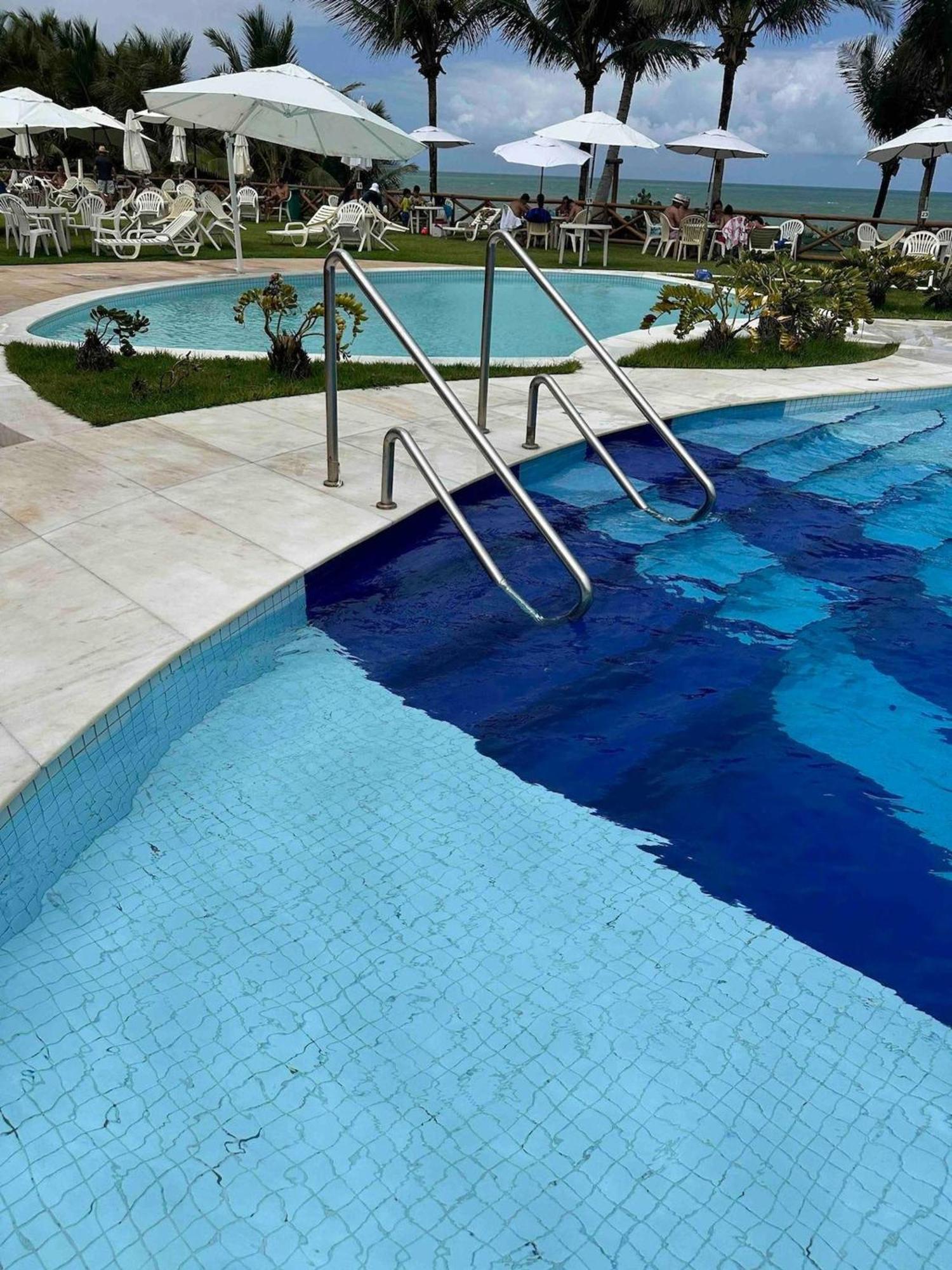 Flat Guarajuba 4 Quartos Terreo A Beira Mar - Pe Na Areia - Governanca Com Arrumadeira E Wi Fi Inclusos Camassari ภายนอก รูปภาพ