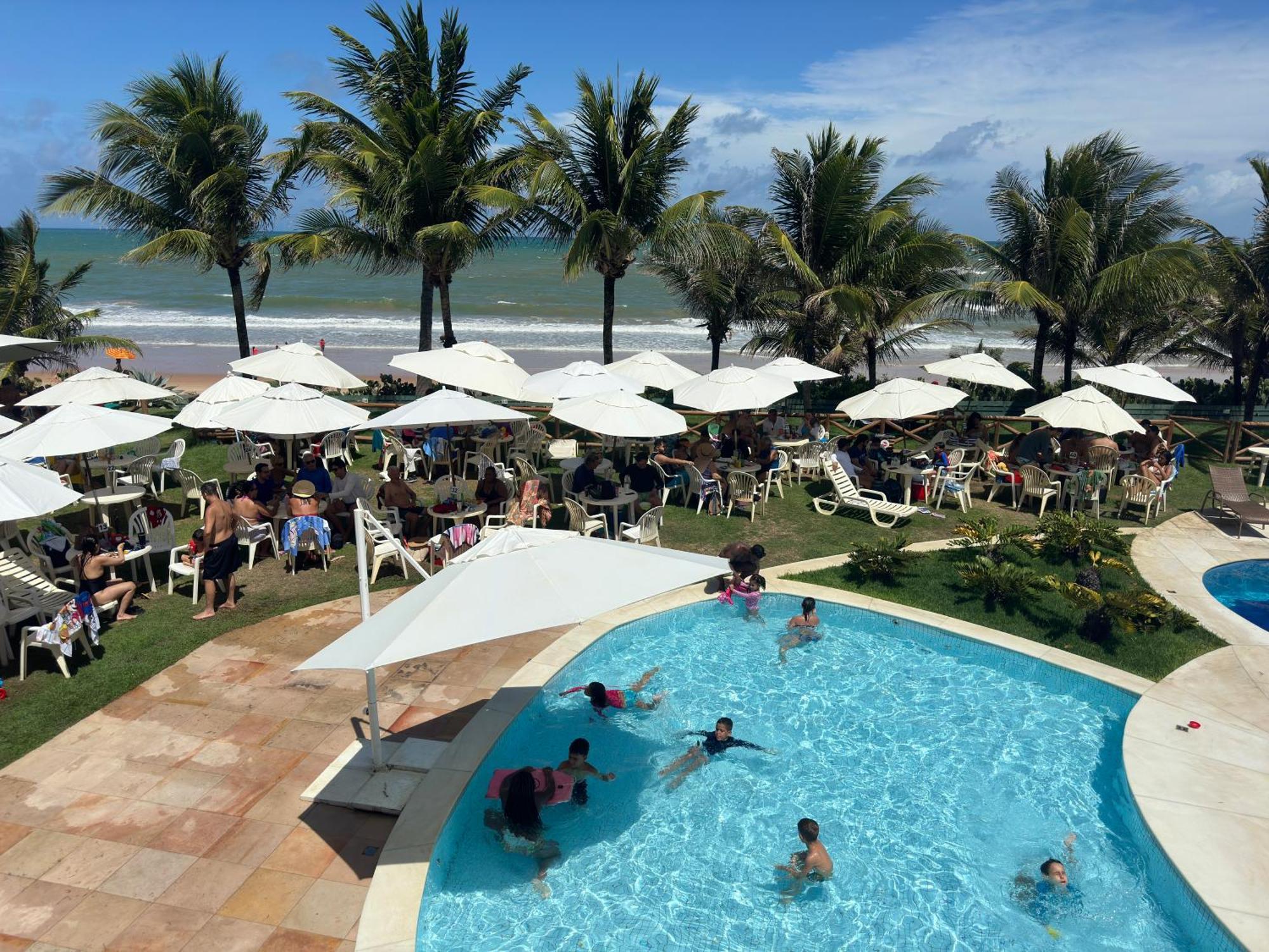 Flat Guarajuba 4 Quartos Terreo A Beira Mar - Pe Na Areia - Governanca Com Arrumadeira E Wi Fi Inclusos Camassari ภายนอก รูปภาพ