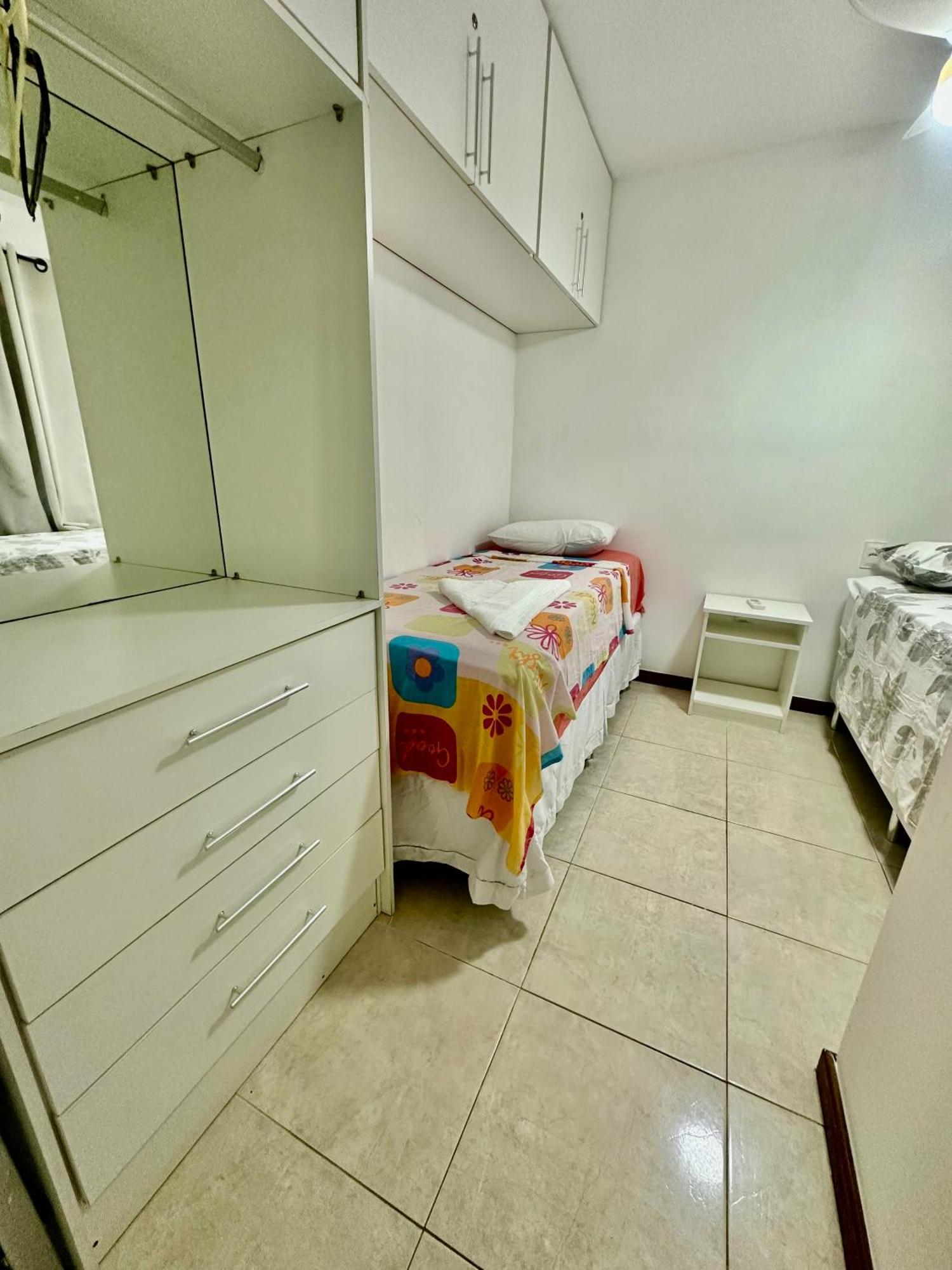 Flat Guarajuba 4 Quartos Terreo A Beira Mar - Pe Na Areia - Governanca Com Arrumadeira E Wi Fi Inclusos Camassari ภายนอก รูปภาพ